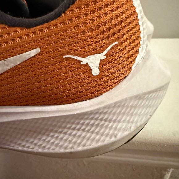Nike Air Zoom Pegasus 40 Texas Longhorns Shoes Mens Desert Orange Sz10 - Picture 2 of 7